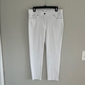 White ankle crop pants